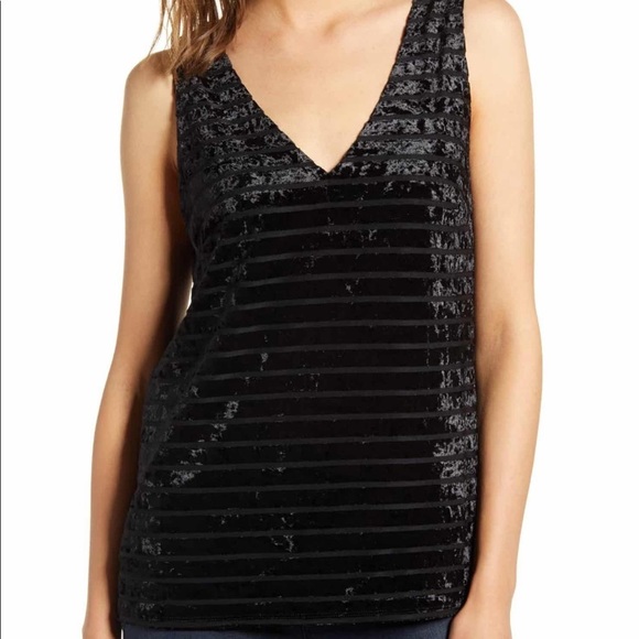 Chelsea28 black velvet tank top - Picture 3 of 11